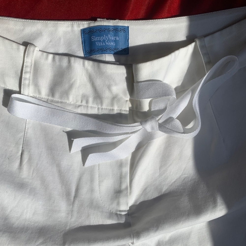 Simply Vera Wang White Capris